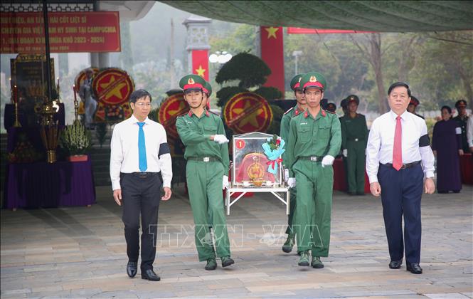 Lễ truy điệu, an táng 125 hài cốt liệt sĩ tại Tây Ninh- Ảnh 1.